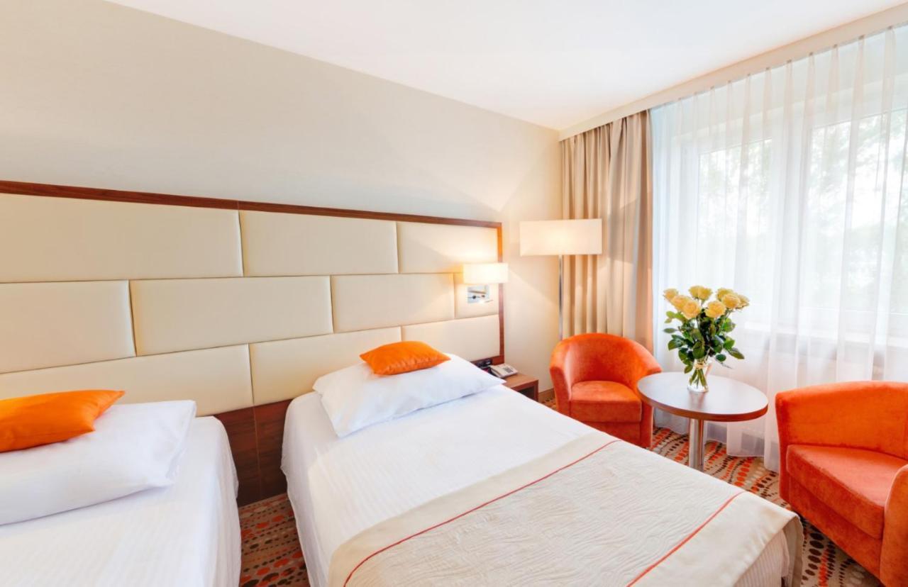 Hotel Boss Warsawa Bagian luar foto