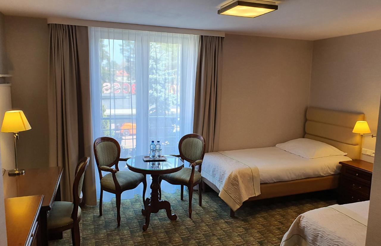 Hotel Boss Warsawa Bagian luar foto