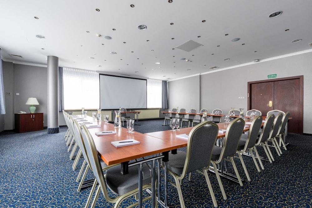 Hotel Boss Warsawa Bagian luar foto
