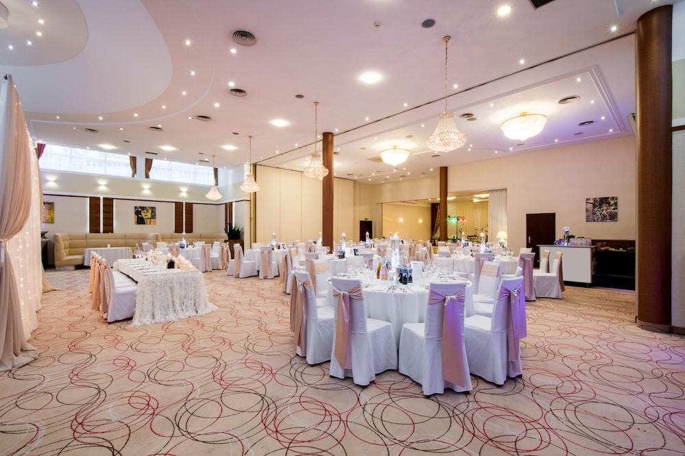 Hotel Boss Warsawa Bagian luar foto