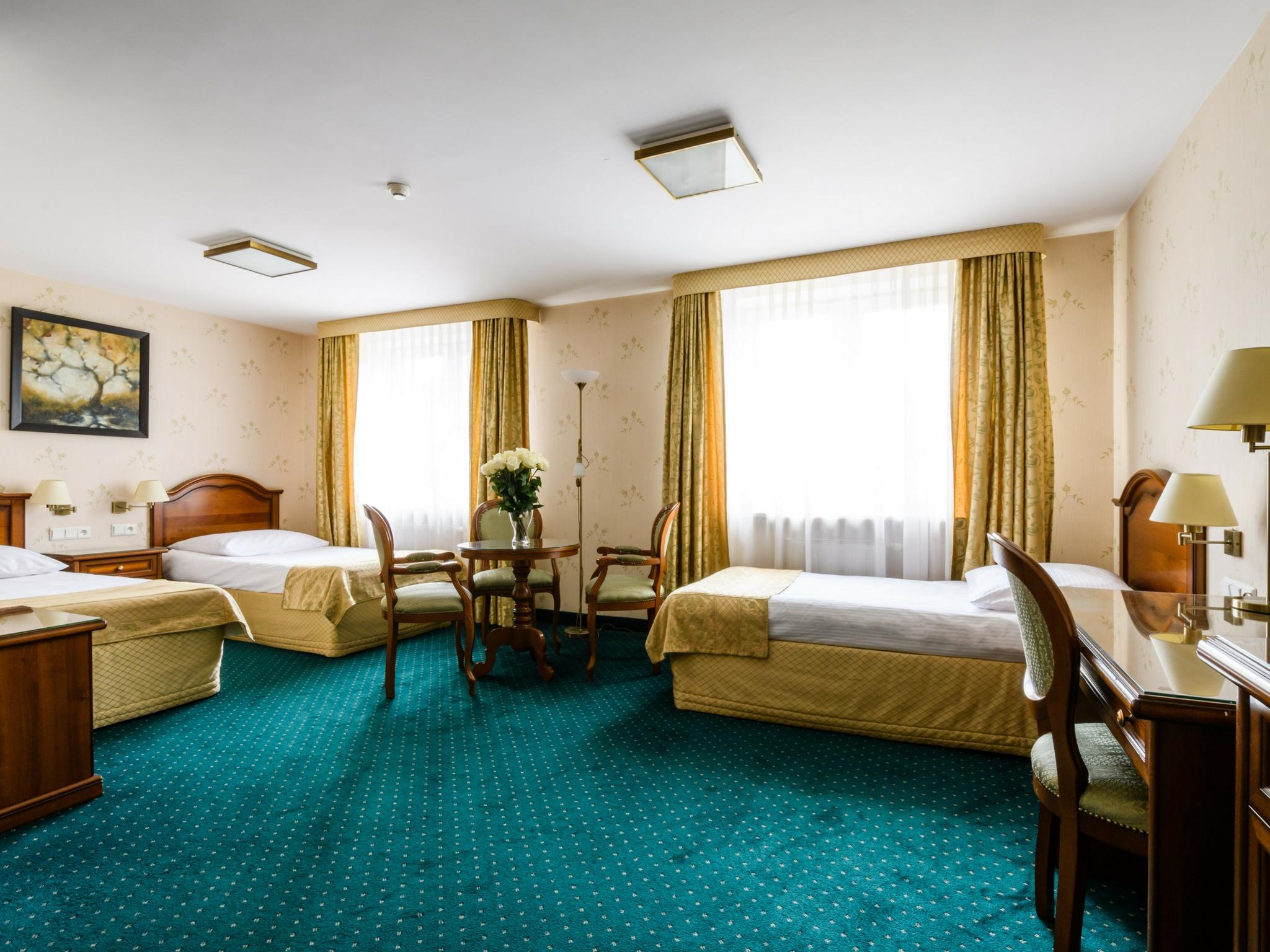 Hotel Boss Warsawa Bagian luar foto