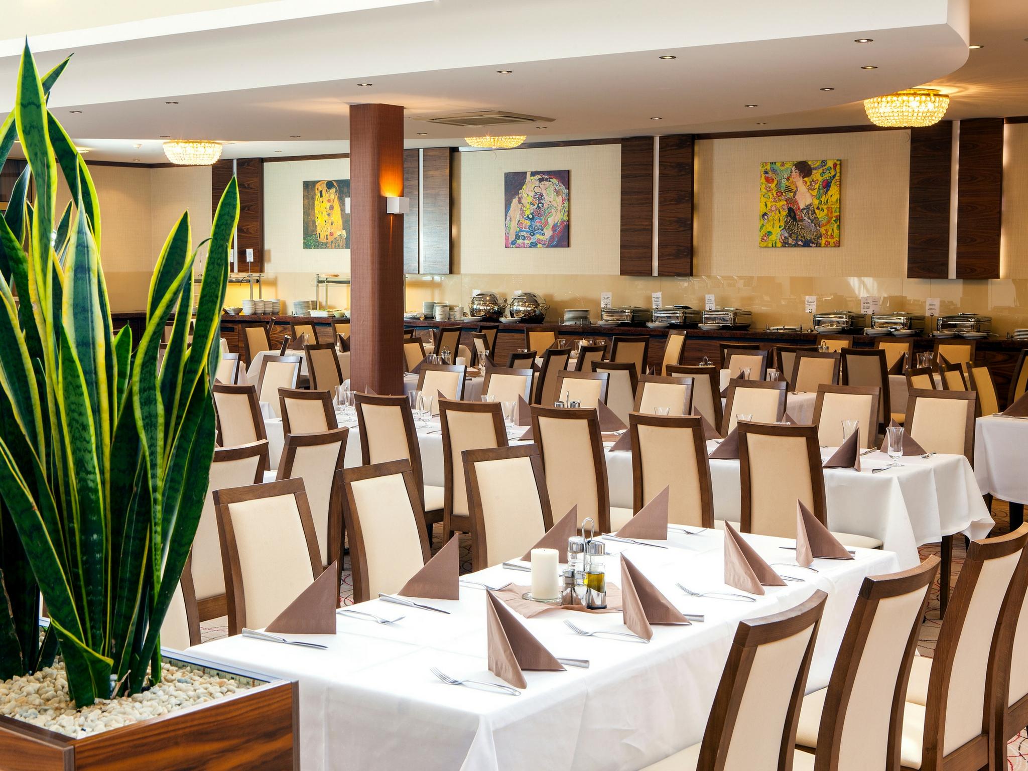Hotel Boss Warsawa Bagian luar foto