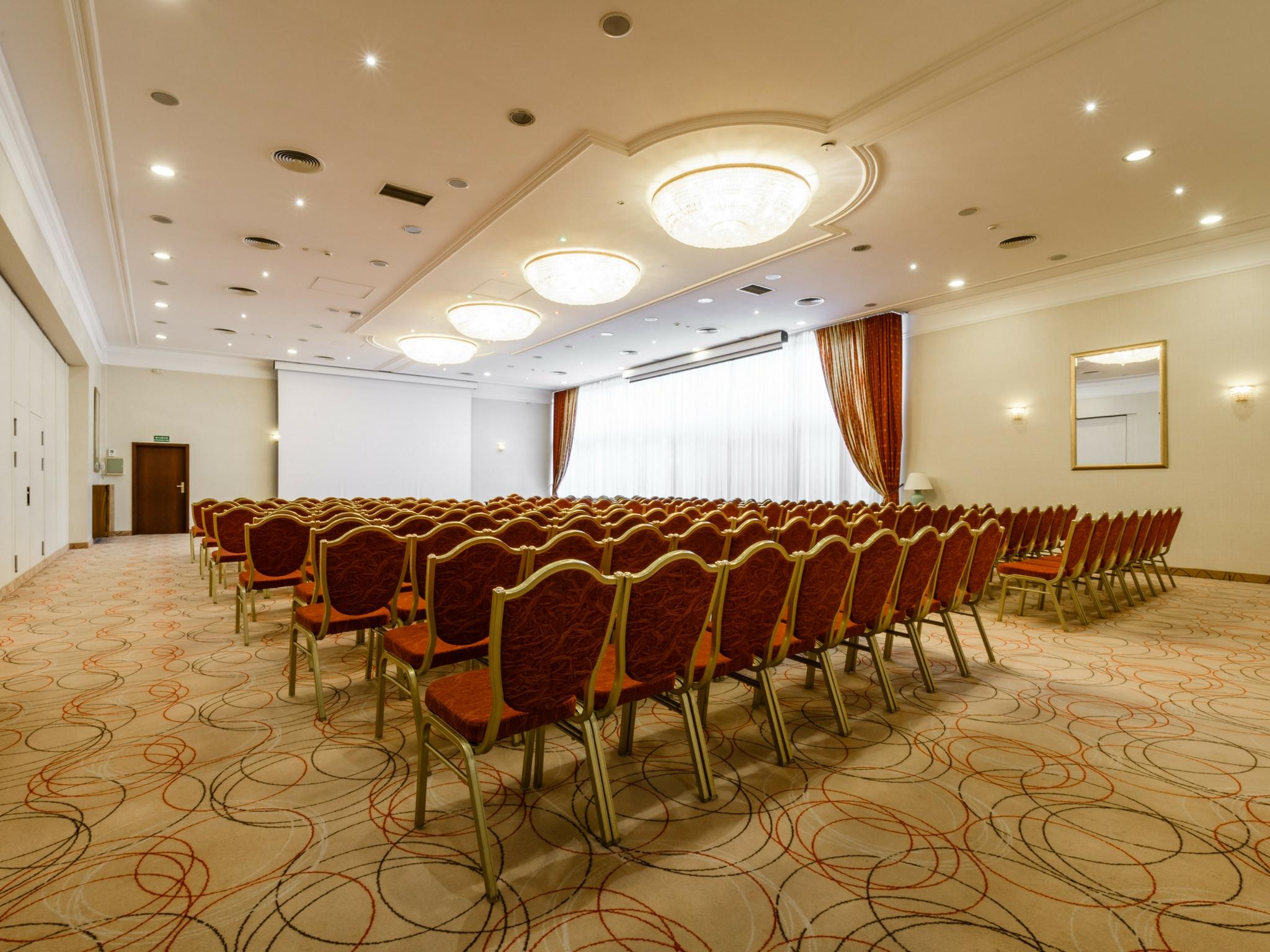 Hotel Boss Warsawa Bagian luar foto