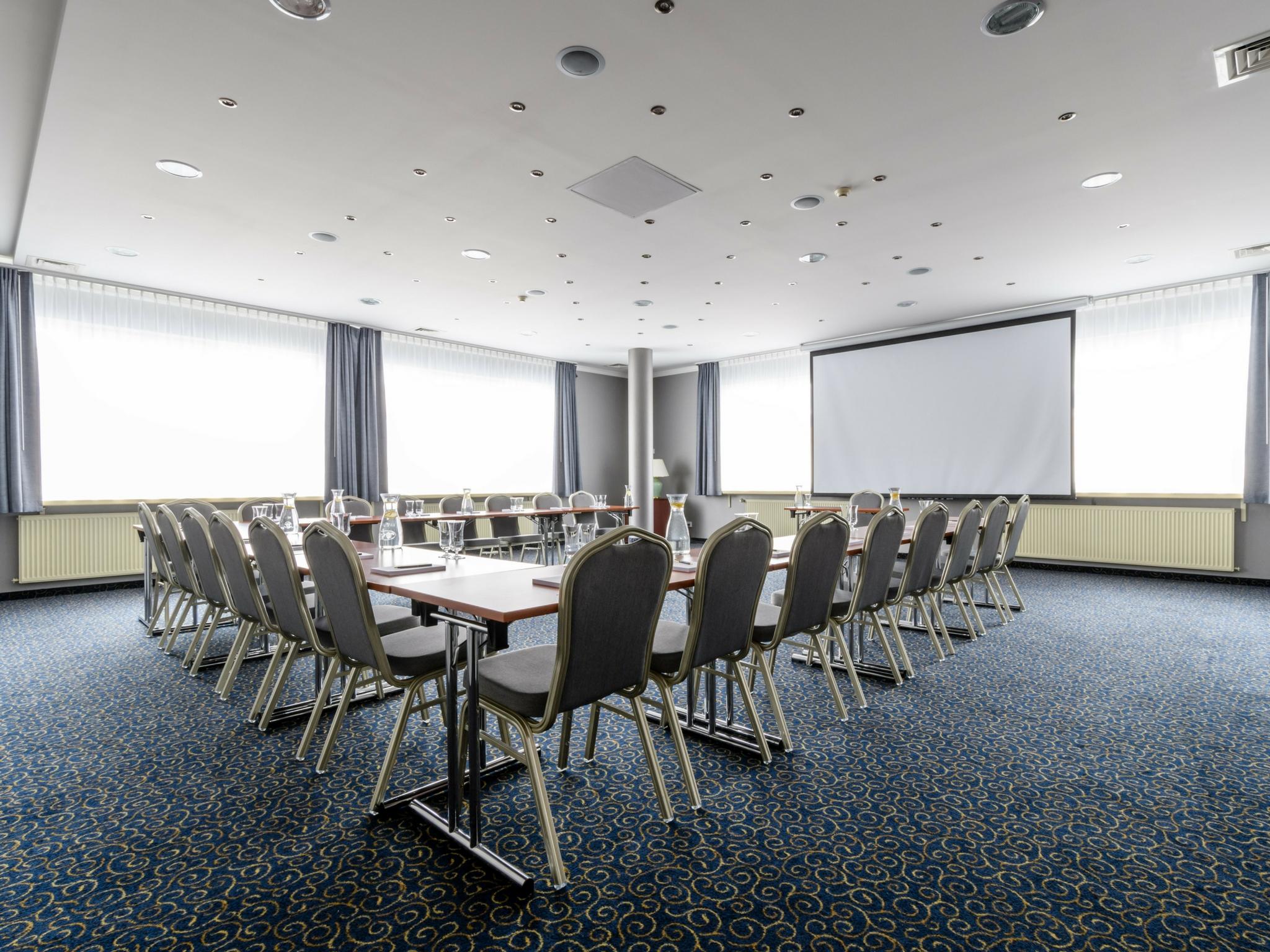 Hotel Boss Warsawa Bagian luar foto