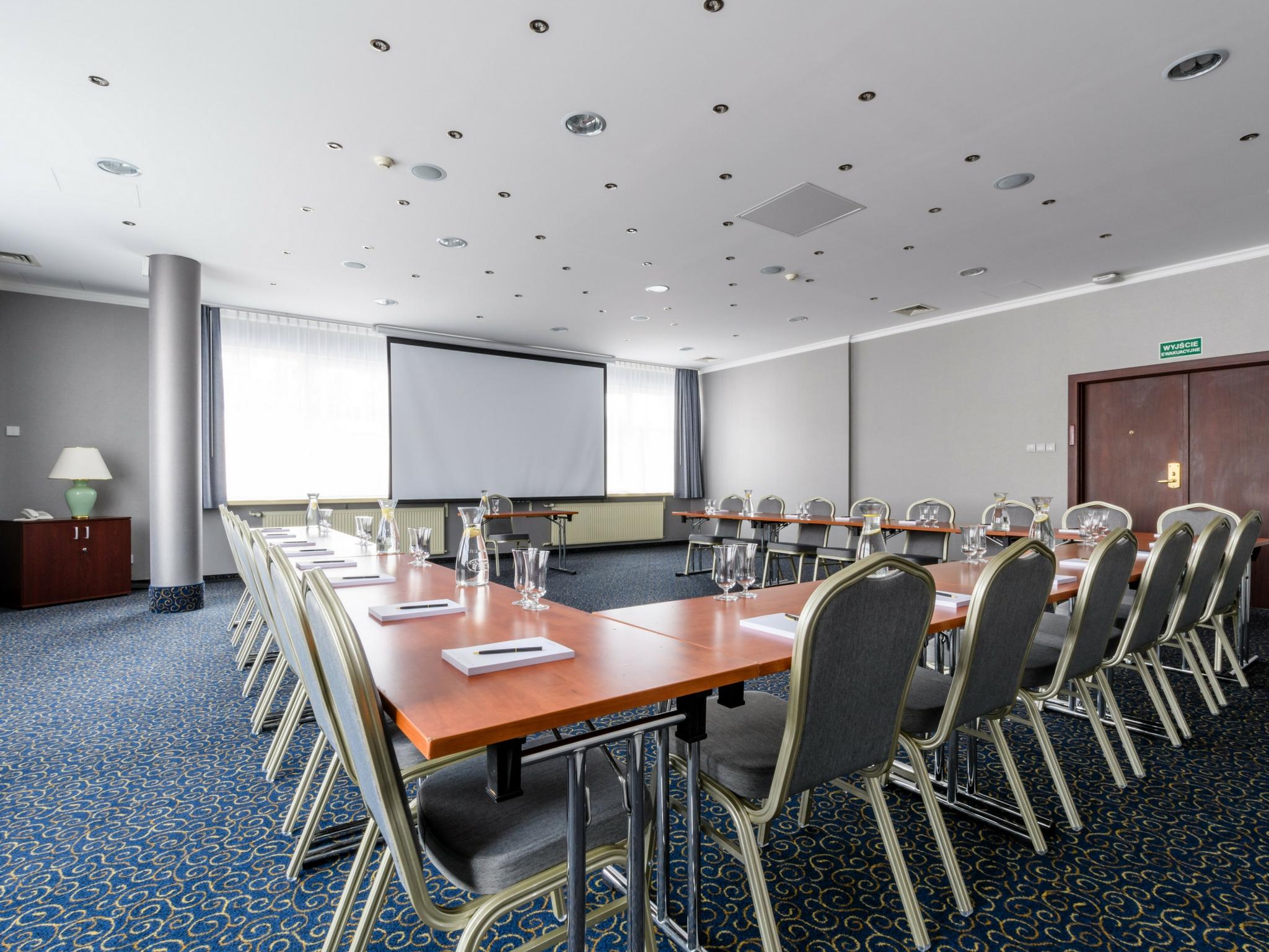 Hotel Boss Warsawa Bagian luar foto