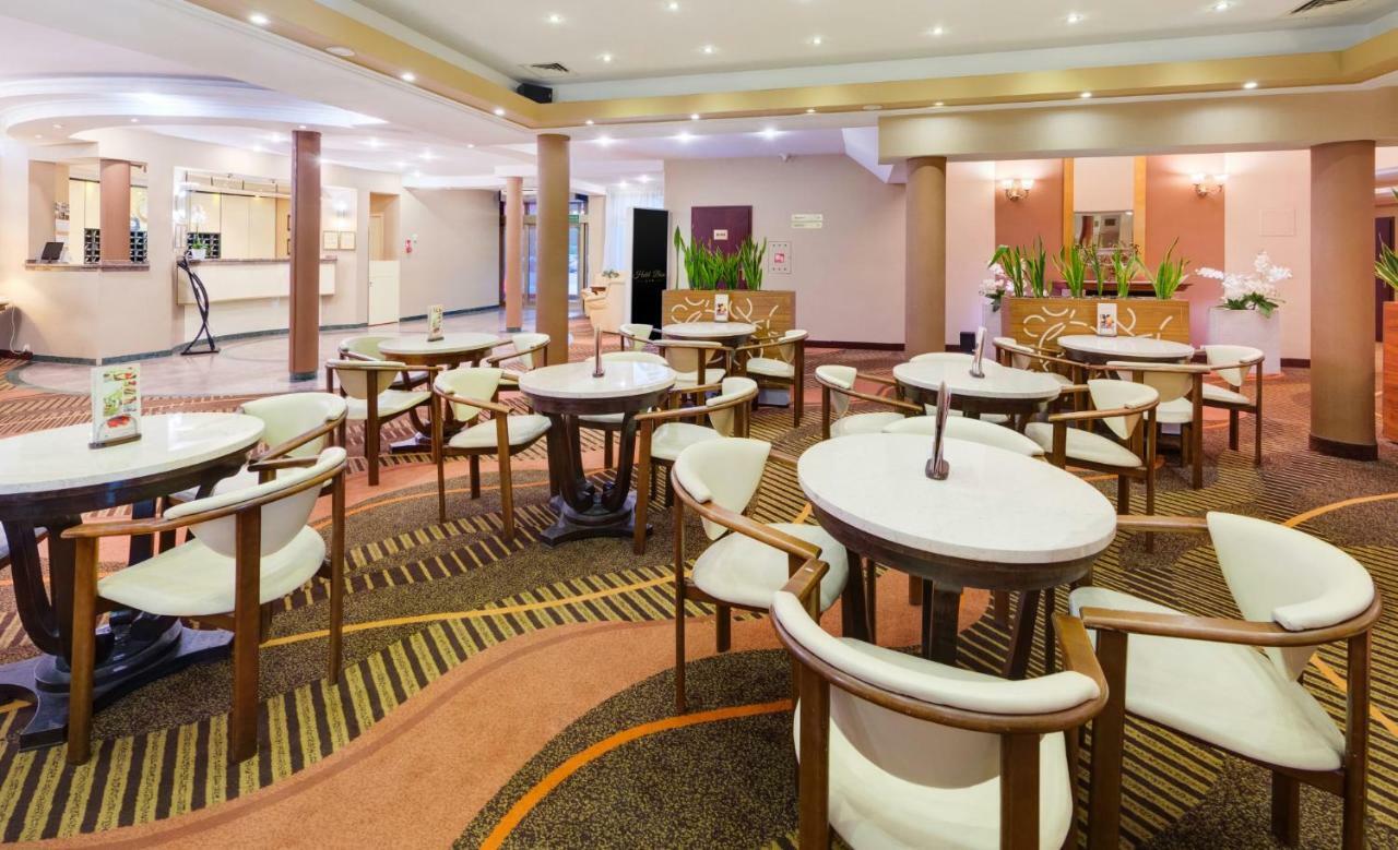Hotel Boss Warsawa Bagian luar foto